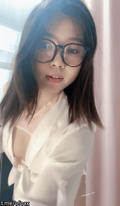 《泡芙粉嫩嫩》 天生娃娃脸 全裸舞6v307m百度 [-]