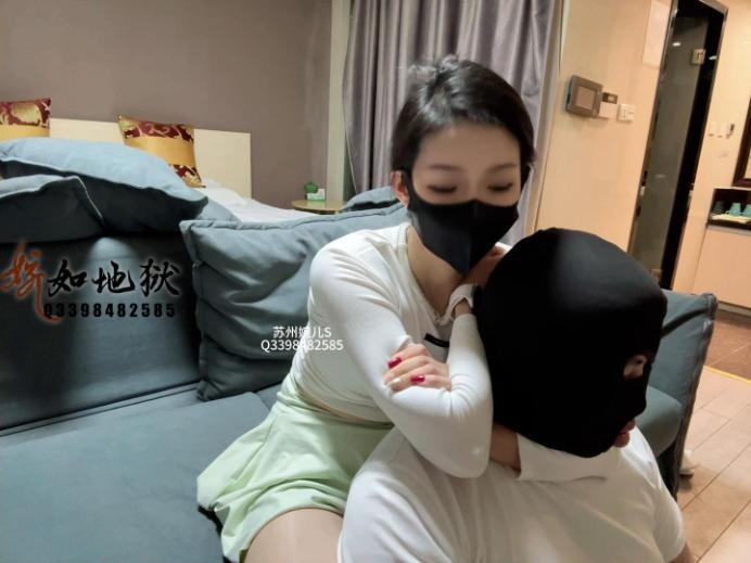 女王女主 《婉儿原创》运动短裙女孩的肉丝腿绞加关节技柔术责罚 [28分34秒]