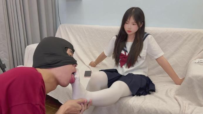 女王女主 神仙颜值小缘恋足白丝舔脚羞辱 足控白袜闻脚臭脚 [30分4秒]