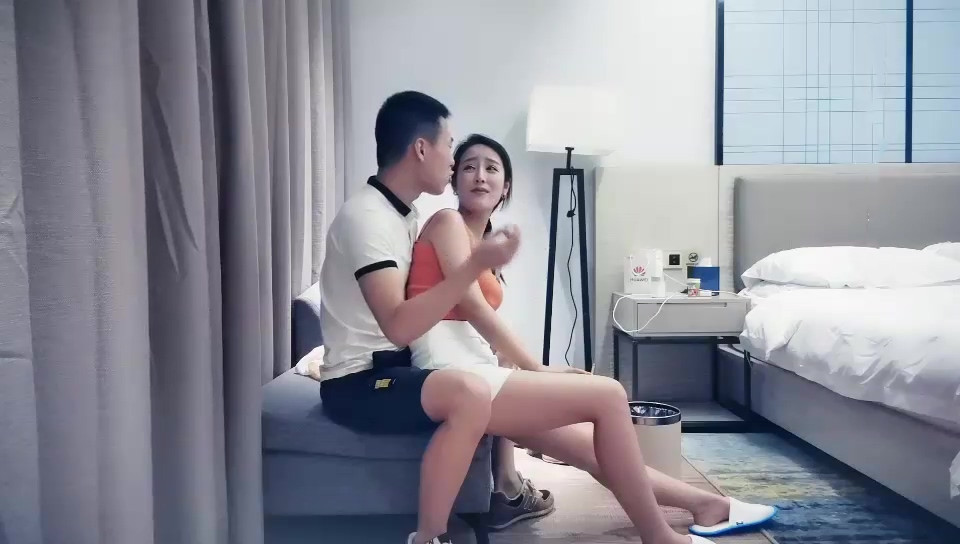 全国探花苗条大奶马尾漂亮妹子tp啪啪，穿上黑丝胸推舔弄口交骑乘，呻吟娇喘非常诱人[2V 428 MB] [BT] [-]