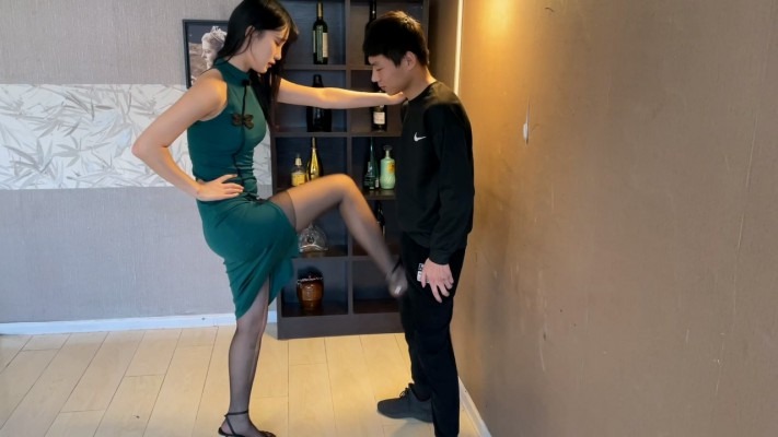 碎蛋娇娃 『超S·联盟』奶罐女王的窒息惩罚 [27分26秒]