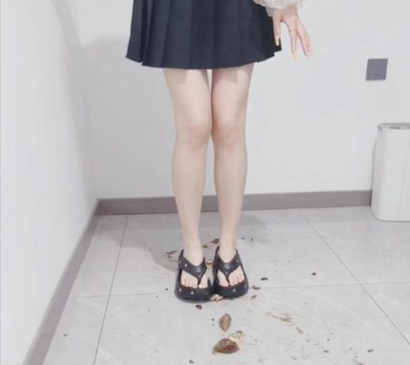 crush 《咔嚓之音》踩蜗牛-小梦处决一堆蜗牛 [18分7秒]