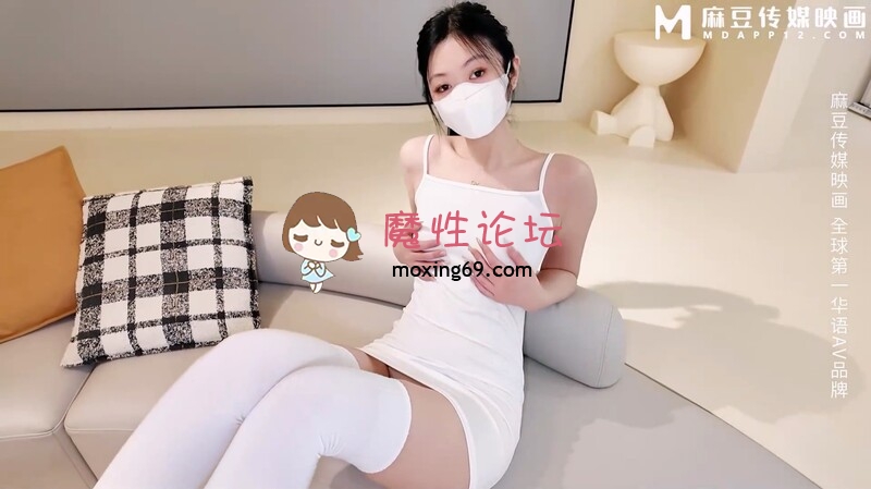 调教母狗女友养成记，牵着狗链尿脸上还帮忙清理肉棒想吃主人的精液，呻吟又骚又颤[1V1160M][BT] [-]