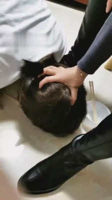 直播视频 《微甜》骑士靴狠虐满奴性母狗 [18分42秒]