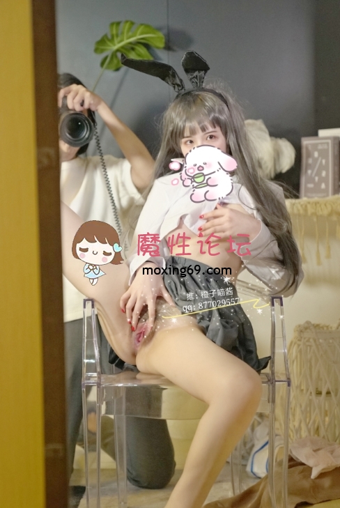橙子喵酱 - 69套合集 1352P+50V-1.25G  《百度云》 [-]