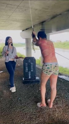 直播视频 《千洢》诡异场！户外吊绑跪拜 [10分24秒]