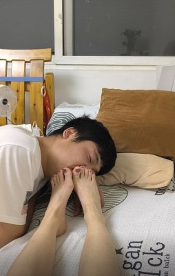 女神学院 《女神学院·诗琪》偷偷的拍到狗子犯贱 [15分52秒]