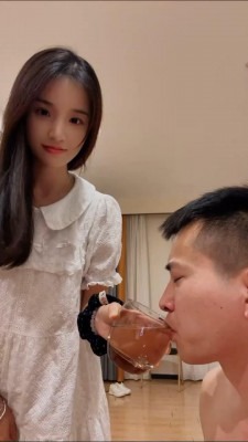 直播视频 《香芋朱朱》脏鞋捂原味-赏赐圣水 [23分18秒]