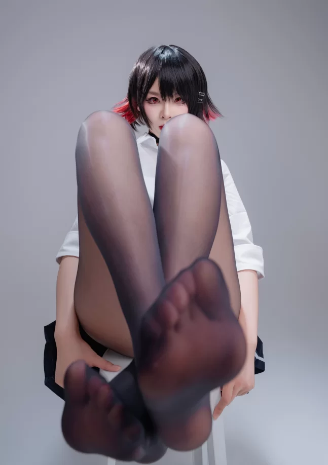 轩萧学姐_艾莲 鲨鱼妹JK [100P+1V] [100P+1V-650m]