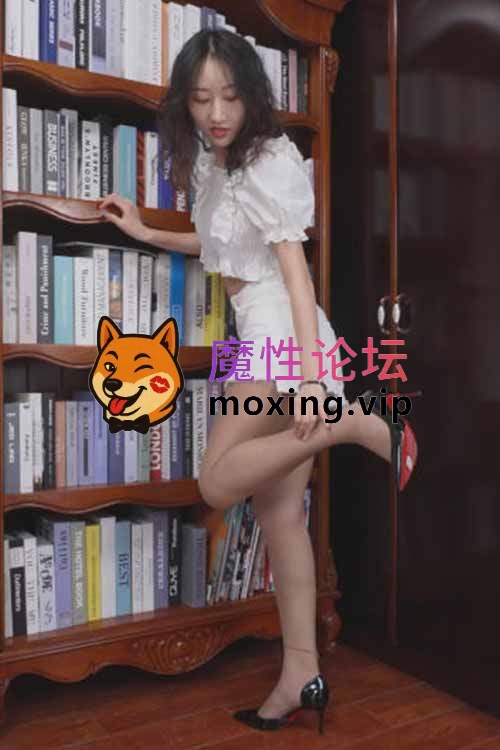 Andy-热裤肉丝展示39码丝足[1V-1.2G百度网盘] [-]
