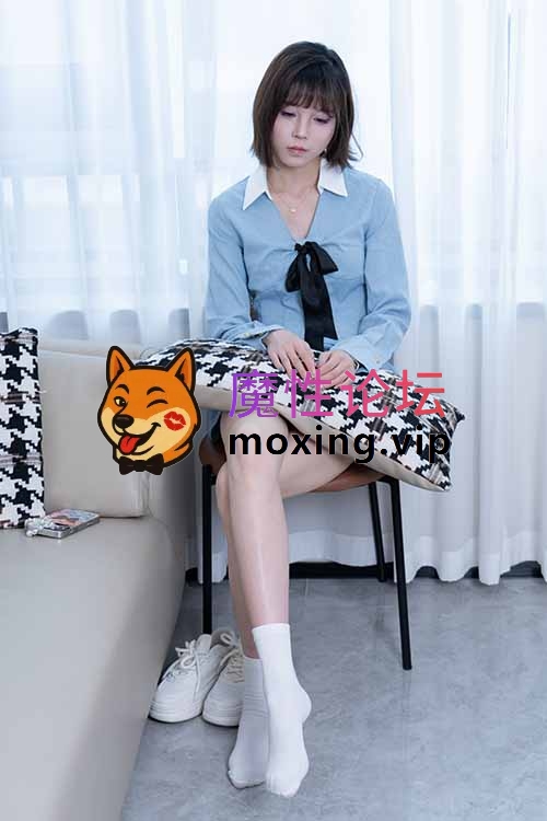 甜予摄影-珞珞-板鞋白棉袜、超短裙裸足 [-]