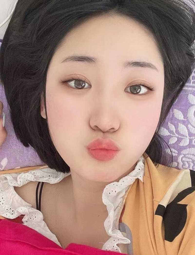 某某门事件第521弹甘肃饭店老板娘马艳艳出轨视频泄露少妇情趣套装加身偷情露脸舔屌玩足交无套被操[2V 524 MB] [BT] [-]