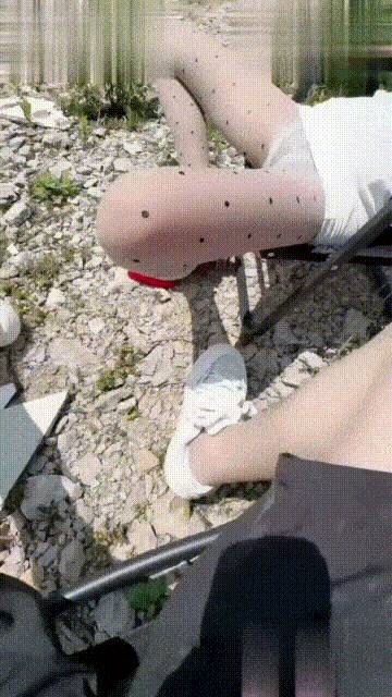 乱伦大神小姨子的秘密小姨子顶着烈日在工地为姐夫足交姐夫后备箱舔逼爆操内射小姨子[2V 1214 MB] [BT] [-]