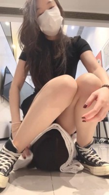 直播视频 《萬一》帆布鞋肉丝调教 [27分53秒]