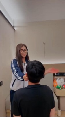 直播视频 《万万》白袜学生主连环耳光 [13分19秒]