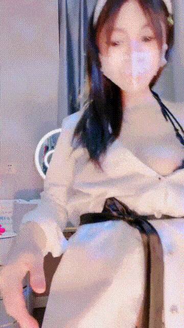 一帘丝雨巨乳女学生 妩媚激情裸舞疯狂抖奶 大奶上下翻飞[2V 927 MB] [BT] [-]