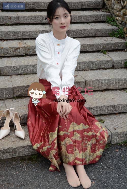 初夏女神-安妮~古风棉袜肉丝足秀[140P+1V／1.08G 百度网盘] [-]