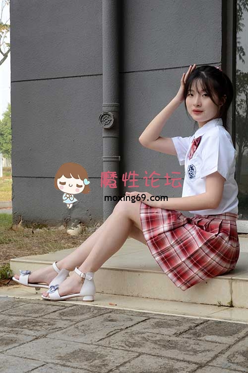 [初夏女神]安妮-可爱的草莓色JK[140P+1V/3.81G百度网盘] [-]