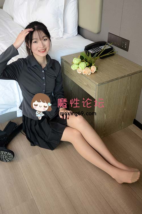 [初夏女神]140期 安妮~《秋天不回来》超短裙肉丝长靴美腿[99P+1V/1.58G百度网盘] [-]