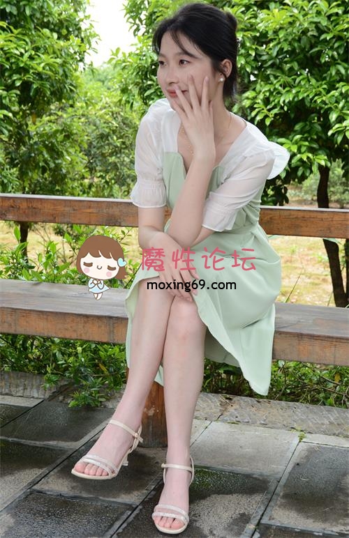 初夏女神-安妮~可爱连衣裙凉高裸足[100P1V-777M百度网盘] [-]