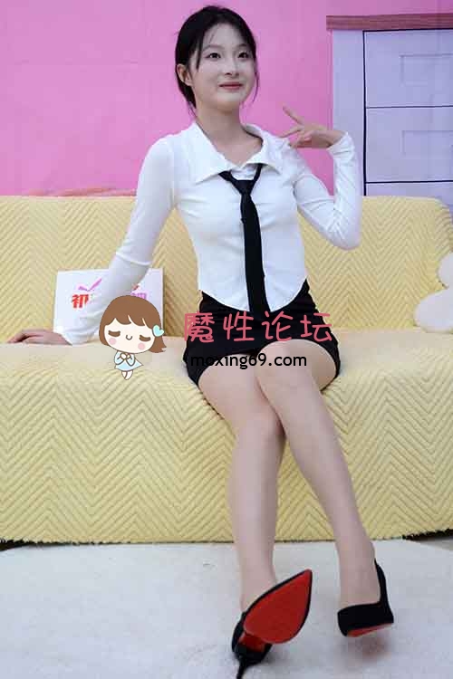 初夏女神-安妮~OL制服高跟-肉丝美腿[100p1V-683M百度网盘] [-]