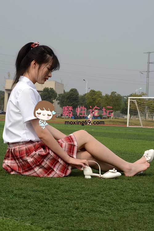 [初夏女神]安妮-可爱的草莓色JK[140P+1V/3.81G百度网盘] [-]