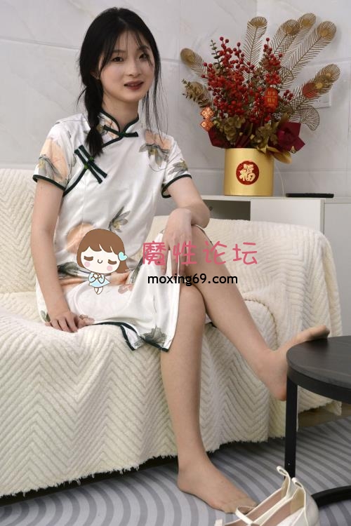 初夏女神-安妮 浅浅风韵 旗袍肉丝高跟[140P+1V／1G 百度网盘] [-]