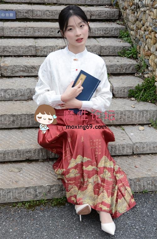 初夏女神-安妮~古风棉袜肉丝足秀[140P+1V／1.08G 百度网盘] [-]