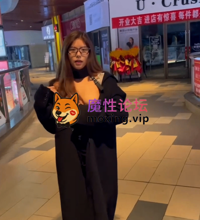 [度盘]高颜值巨乳网红 oOooo 最新福利合集，表面看似清纯可爱的女神，背地却是富二代随叫随到的泄欲玩物，甚至调教的反差的不能再反差了 [-]