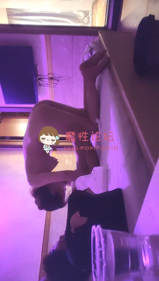 水疗馆女技师偷pai客户服务翘起大屁股乳推水磨[1V230M百度云] [-]