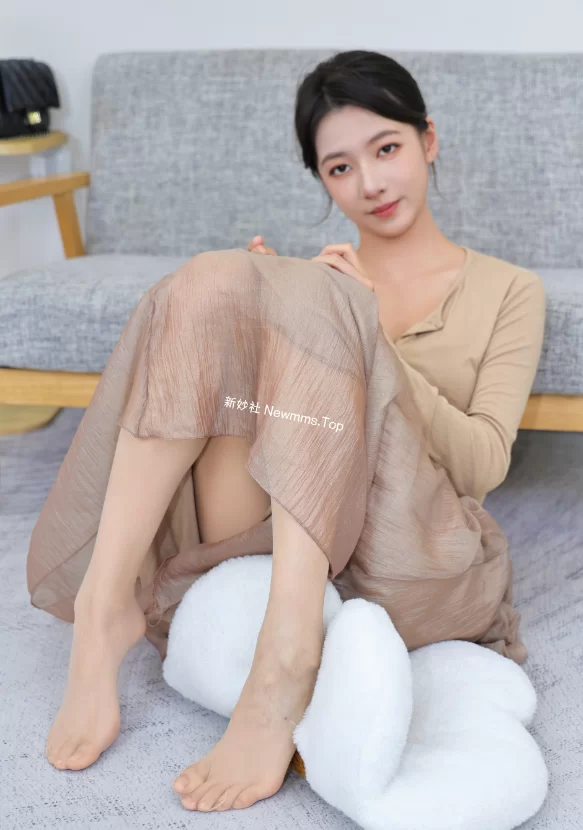 《绮梦摄影》人气足模淇淇405（熟女风＋肉丝）《图包+视频 [2V＋460P-10.8GB]