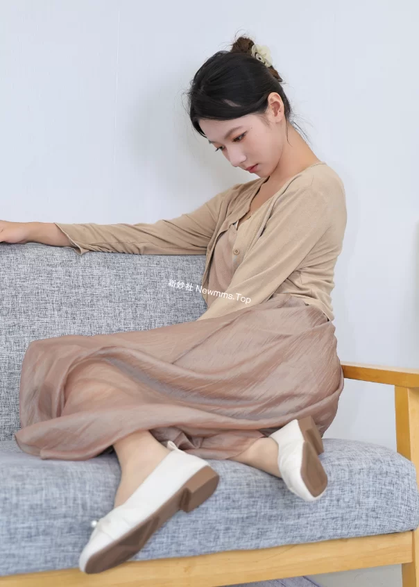 《绮梦摄影》人气足模淇淇405（熟女风＋肉丝）《图包+视频 [2V＋460P-10.8GB]