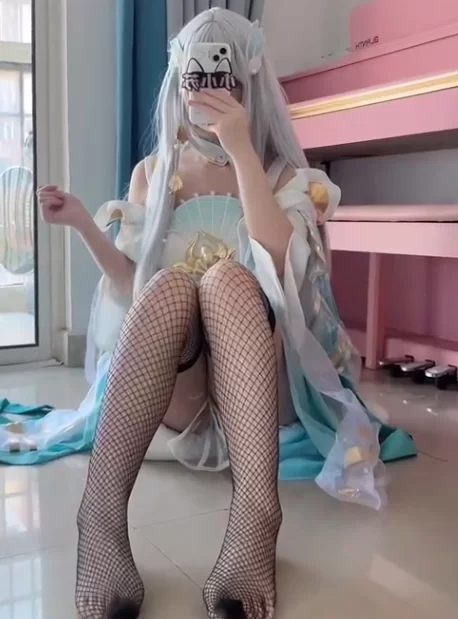 抖音小小苏cos秀足小合集 [8V-1.2GB]