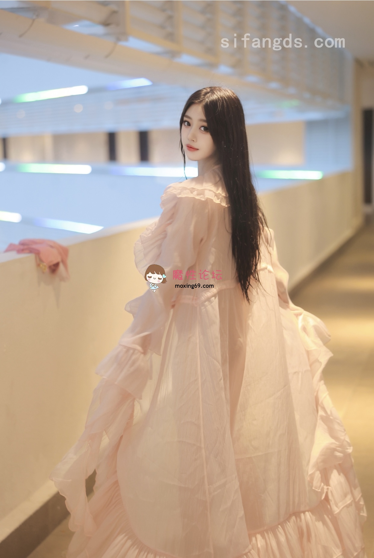 秀人网 蛋蛋宝 粉色泳装比基尼 太美了 大尺度漏点《72P 655M》 [几V多大-]