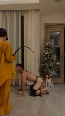 直播视频 《黛樱》超重度刑-枷锁固定鞭 [39分58秒]