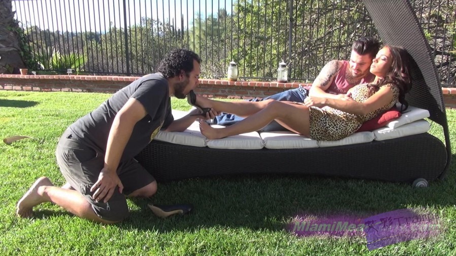 欧美调教 超清-欧美情侣主男女主打着KISS男奴脚下舔脚 贱无底线 [20小时1分]