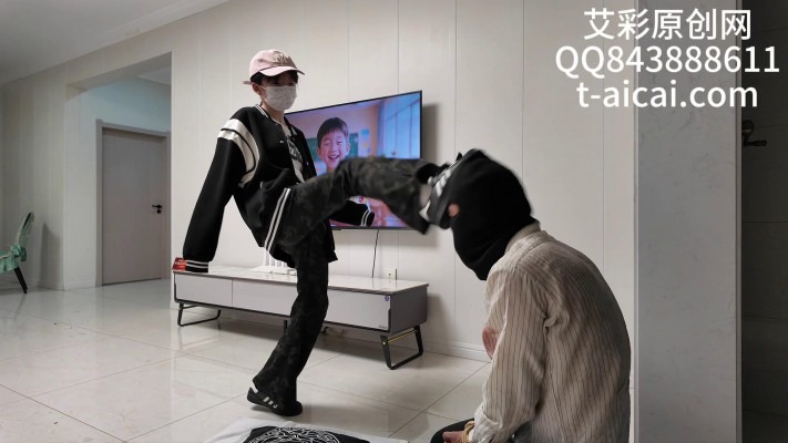 女王女主 『chnnsct1818』女m奴下奴暴揍男贱狗，特殊第一视角展现 [20小时1分]