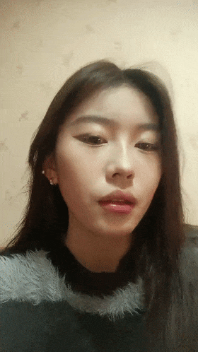 超嫩極品，神似楊超越，《小易的so啵啵》，難得一見的一次啪啪  [2V ] [BT] [-]