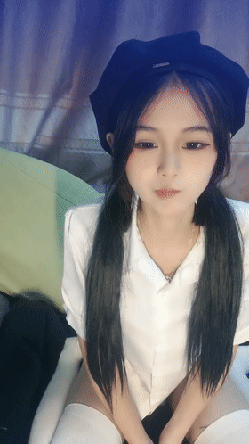 甜妹萝莉有三好~《小易的so啵啵》样貌皮肤身材妙、多想要一只 [-]