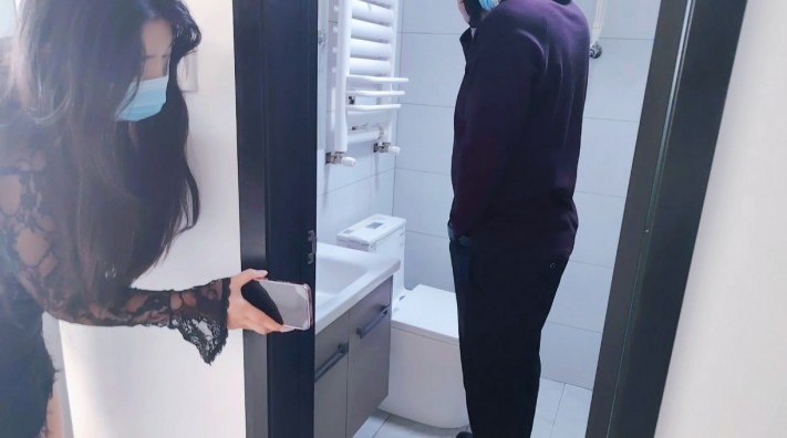 女王女主 《爱丽丝女王调教恋物变态》 [50分8秒]