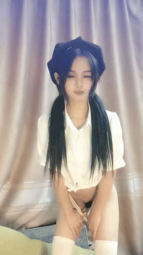 甜妹萝莉有三好~《小易的so啵啵》样貌皮肤身材妙、多想要一只 [-]