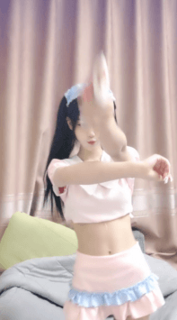 超嫩極品，神似楊超越，《小易的so啵啵》，難得一見的一次啪啪  [2V ] [BT] [-]