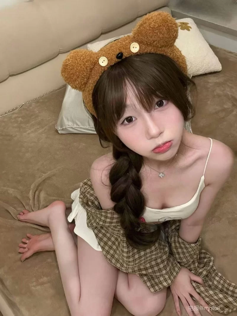 足控福利：抖音反差少萝 [别拔虎牙] 秘语空间+铁粉空间合集 [592P 84V-5.3g]