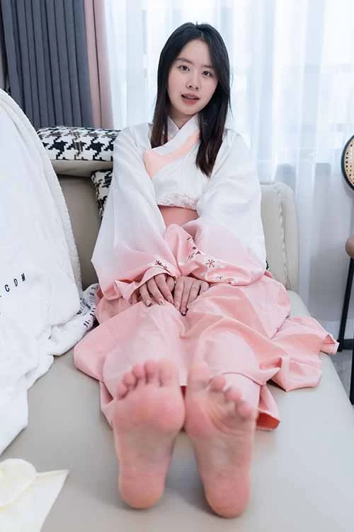 甜予摄影-知知-白棉袜、裸足美腿[148P1V-1.8G百度网盘] [148p1v-1.8GB]