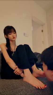 直播视频 《安琪》纹身小妹欺负小奶狗 [30小时16分]