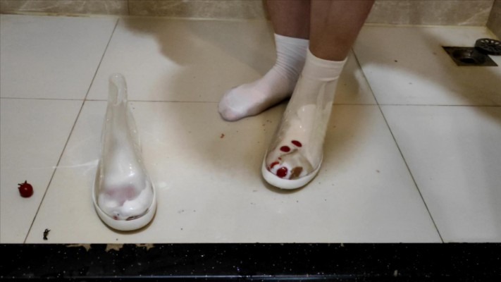 crush 透明鞋里踩番茄牛奶 [9分12秒]