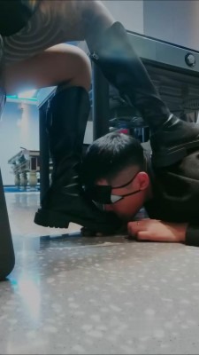 直播视频 《文文文文》沉浸式-体验素人长靴踩 [30小时16分]