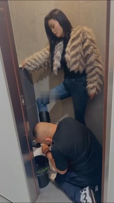 直播视频 《可可夫妻》清理万达广场女公厕 [30小时16分]