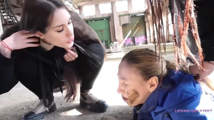 欧美调教 LGF女女-Avril废弃厂房惨遭暴揍！踩头舔脏鞋底，沦为Sarah的烟灰缸！ [20分13秒]