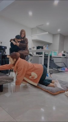 直播视频 《芭比大人bbo》情侣主踩虐闺蜜犬 [18分21秒]